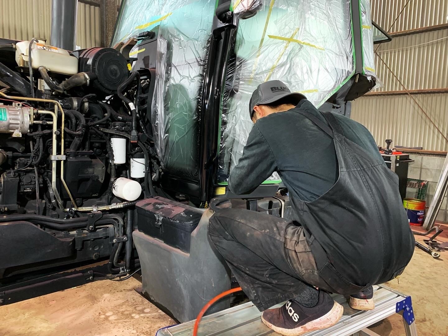 農機・建機メンテナンス